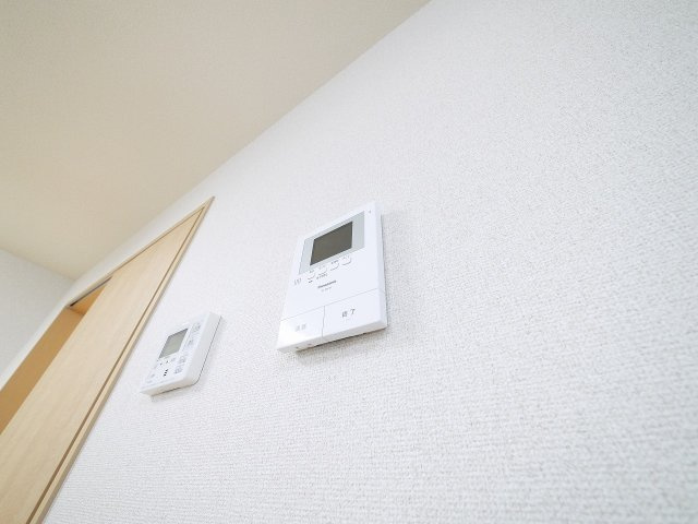 シャーメゾン七条のセキュリティ|モニター付きインターホンです