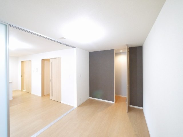 シャーメゾン七条の洋室|使い勝手のいい洋室です