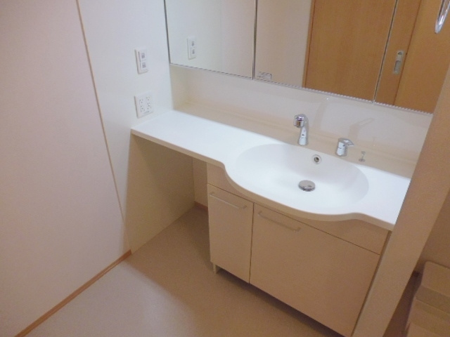 ポレールオリオンの独立洗面台|洗髪洗面化粧台