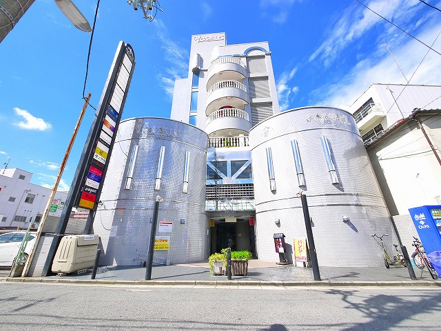 ベルサイユ奈良の外観