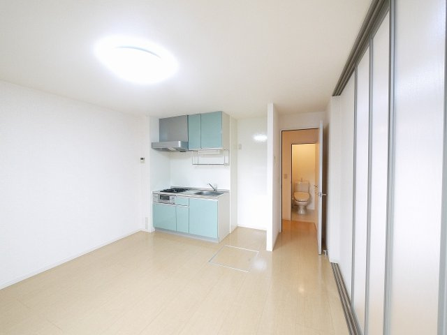 モナリエ六条の居間・リビング|使いやすい居間です