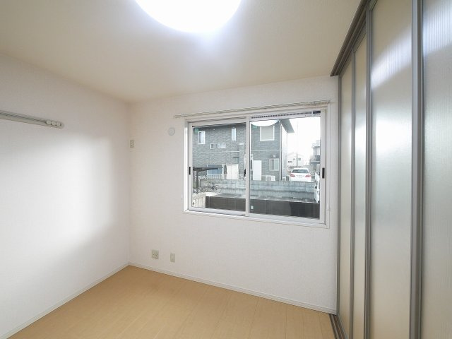 モナリエ六条の寝室|落ち着いて過ごせるお部屋なので、寝室にいかがでしょうか