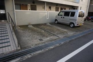 【駐車場】