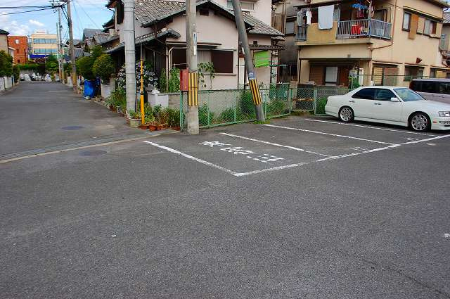 クレール千原Bの駐車場|駐車場があります