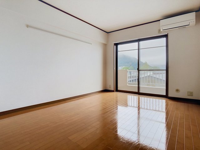 シャトーレⅡの洋室