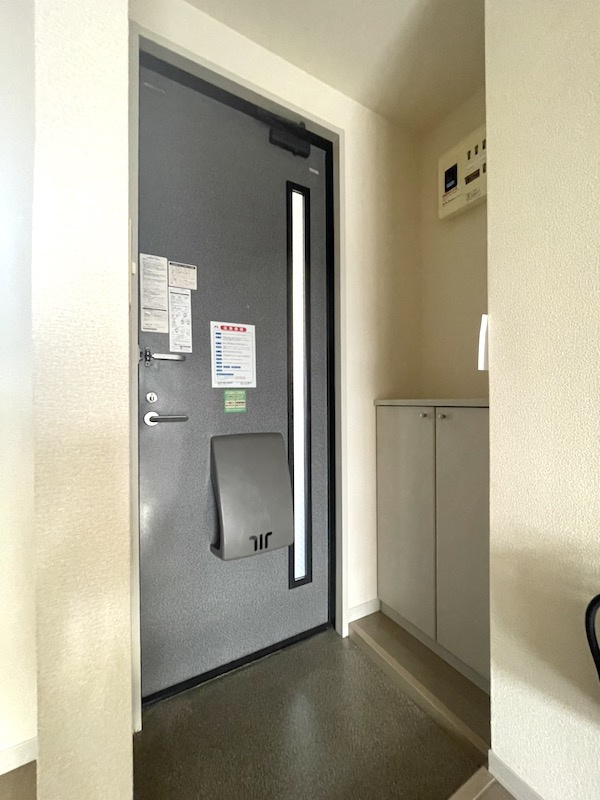 コートラックス　Dの玄関