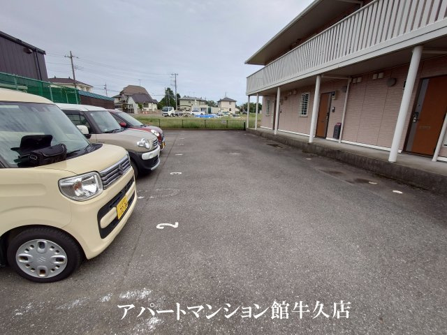 アークグレイスⅢの駐車場