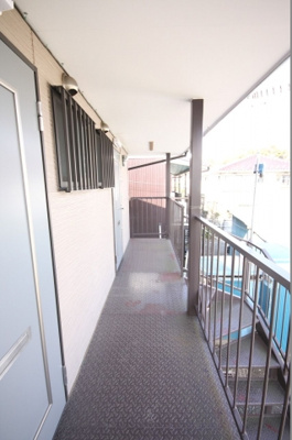 【その他共用部分】 | 清河ハイツ西棟 | 清河ハイツ西棟　　　共用廊下です。