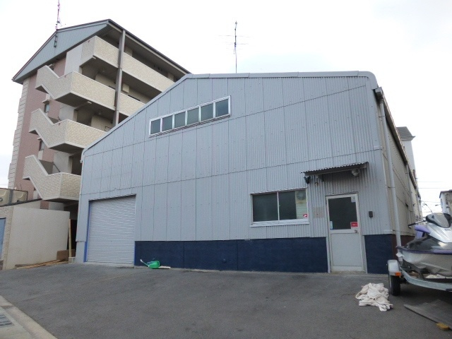 倉敷市中庄の倉庫の外観
