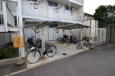 【外観】 | ドリームⅢ | ☆屋根付き駐輪場☆