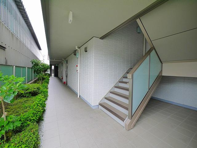 クオレールのエントランス|落ち着いたエントランスです