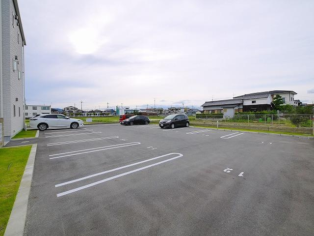 クオレールの駐車場|駐車場があります