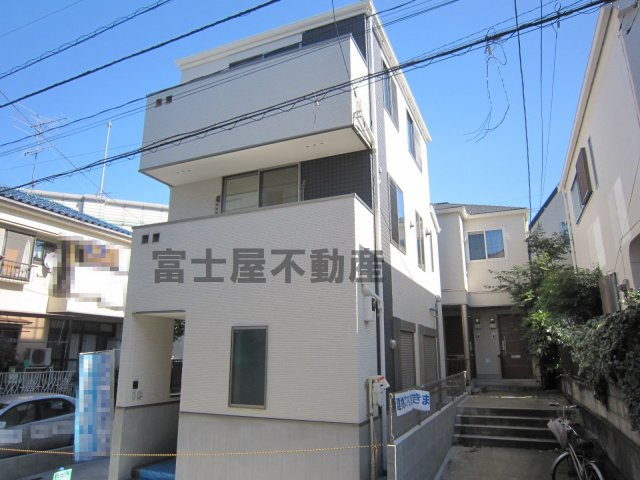 板橋区 泉町 新築一戸建ての外観