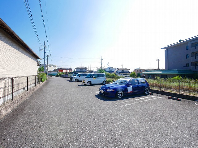 ベル・ソレイユ（奈良市）の駐車場|駐車場に車を止められます