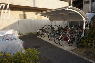 【その他共用部分】 | 屋根付き駐輪場です