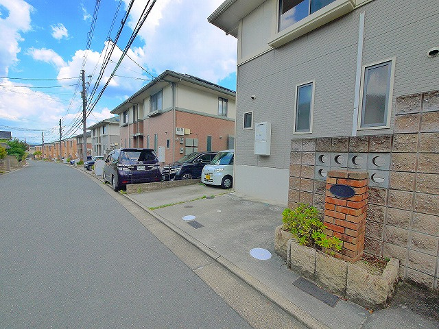 精華台メゾネットAの駐車場