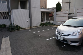 【駐車場】 | 敷地内駐車場です