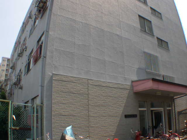 マンション静の外観