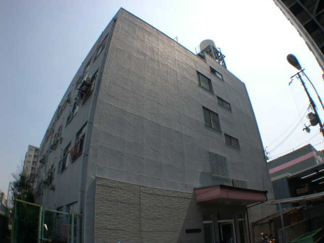 マンション静の外観