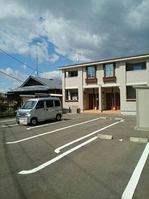 クレメント・FⅡの駐車場