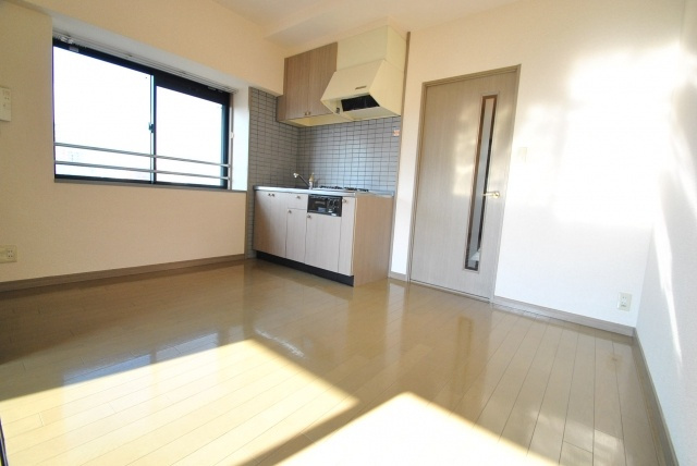 日吉壱番館の居間・リビング|同建物　別号室　イメージ写真