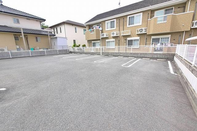 グランディールA（州見台）の駐車場|駐車場です
