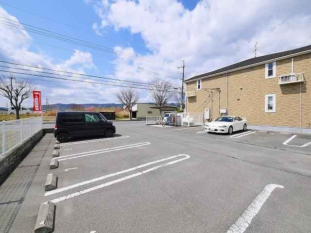 グレイス・ヴィラ（小泉町）の駐車場|駐車スペースもあります