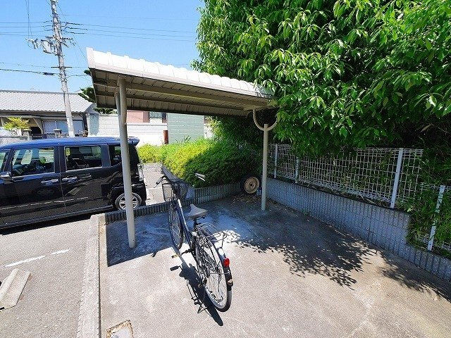 ウェスト・クリスタルのその他共用部分|駐輪場