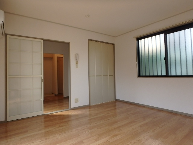 ドミール小野の居間・リビング