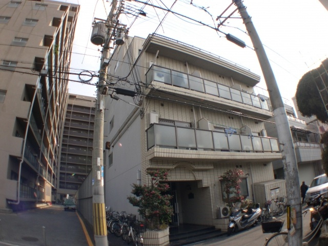 菱屋西ロイヤルハイツの外観