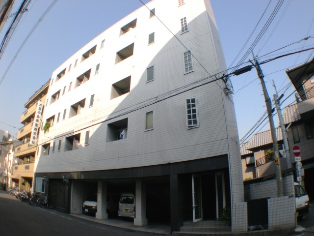 小阪本町ロイヤルハイツの外観