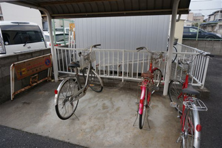 【その他共用部分】 | 屋根付き駐輪場です