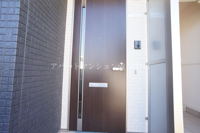 ガーデンシティBの玄関