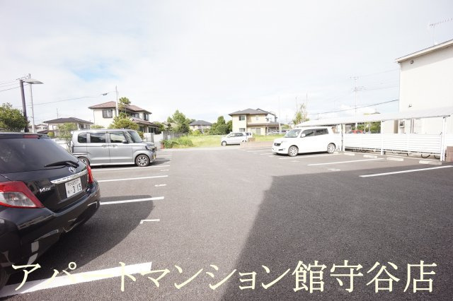 ガーデンシティBの駐車場