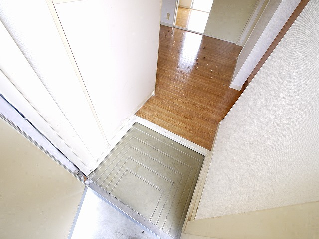 エステートピアオクムラの玄関|落ち着いた玄関です