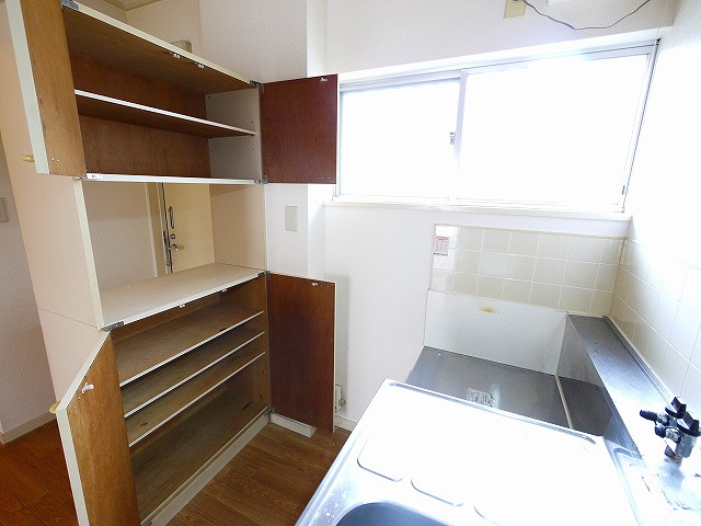 エステートピアオクムラのキッチン|お料理しやすいキッチンです