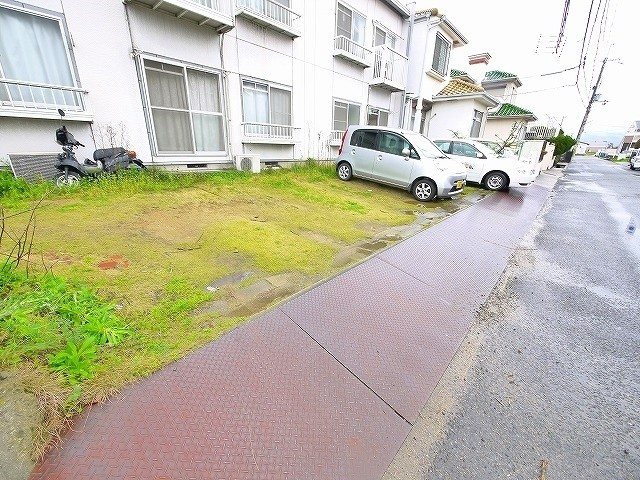 エステートピアオクムラの駐車場|カースペースがあります