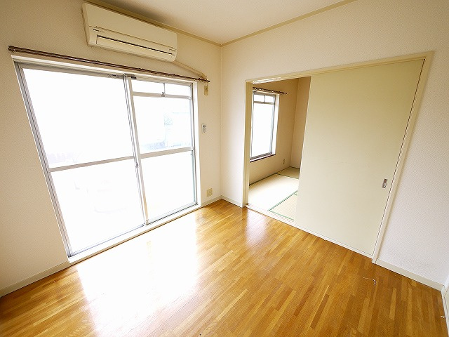 エステートピアオクムラの寝室|使い勝手のいい洋室です