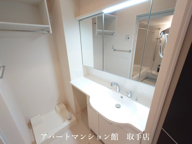 コゥジーコートの独立洗面台