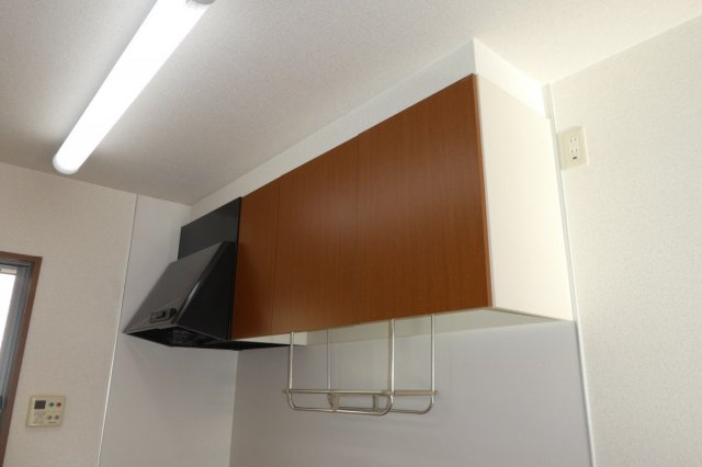 プリンス大島のキッチン|キッチン上収納