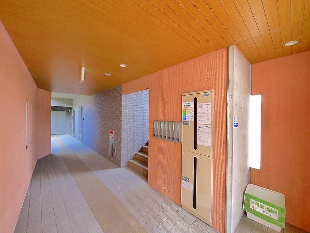 カーサ・新在家マンションのエントランス