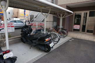 【その他共用部分】 | 屋根付き駐輪場です