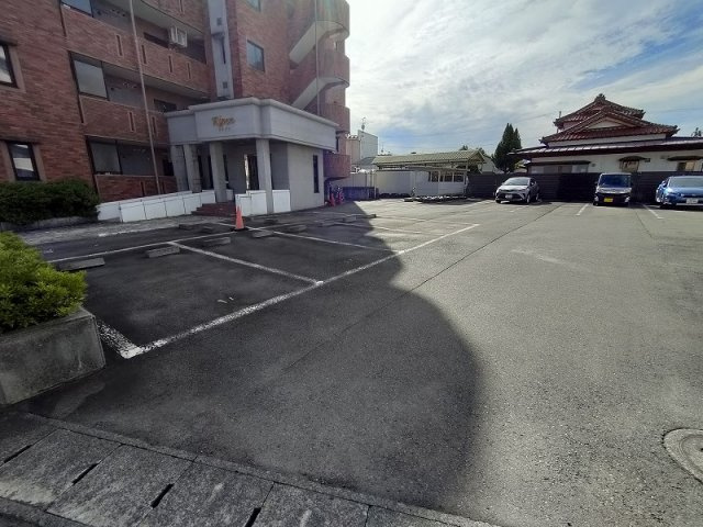 ライプンの駐車場