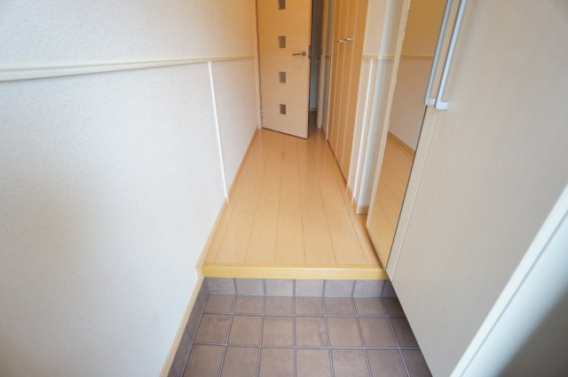 パークヒルズ利根壱番館の玄関