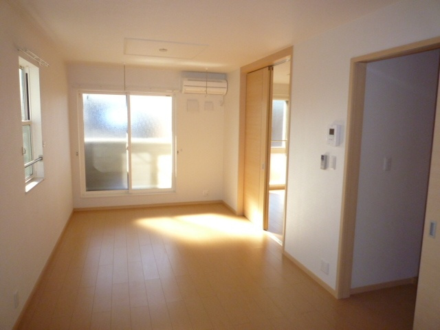 ノーブルアビタシオンDの居間・リビング