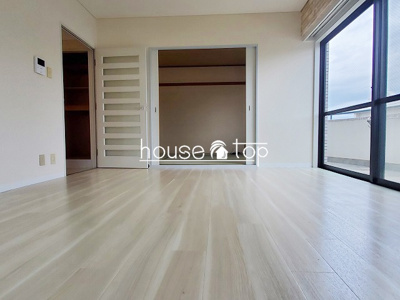 【居間・リビング】 | ロイヤルハイム里中 | ロイヤルハイム里中