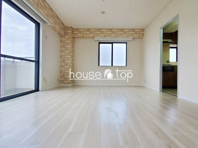 【居間・リビング】 | ロイヤルハイム里中 | ロイヤルハイム里中