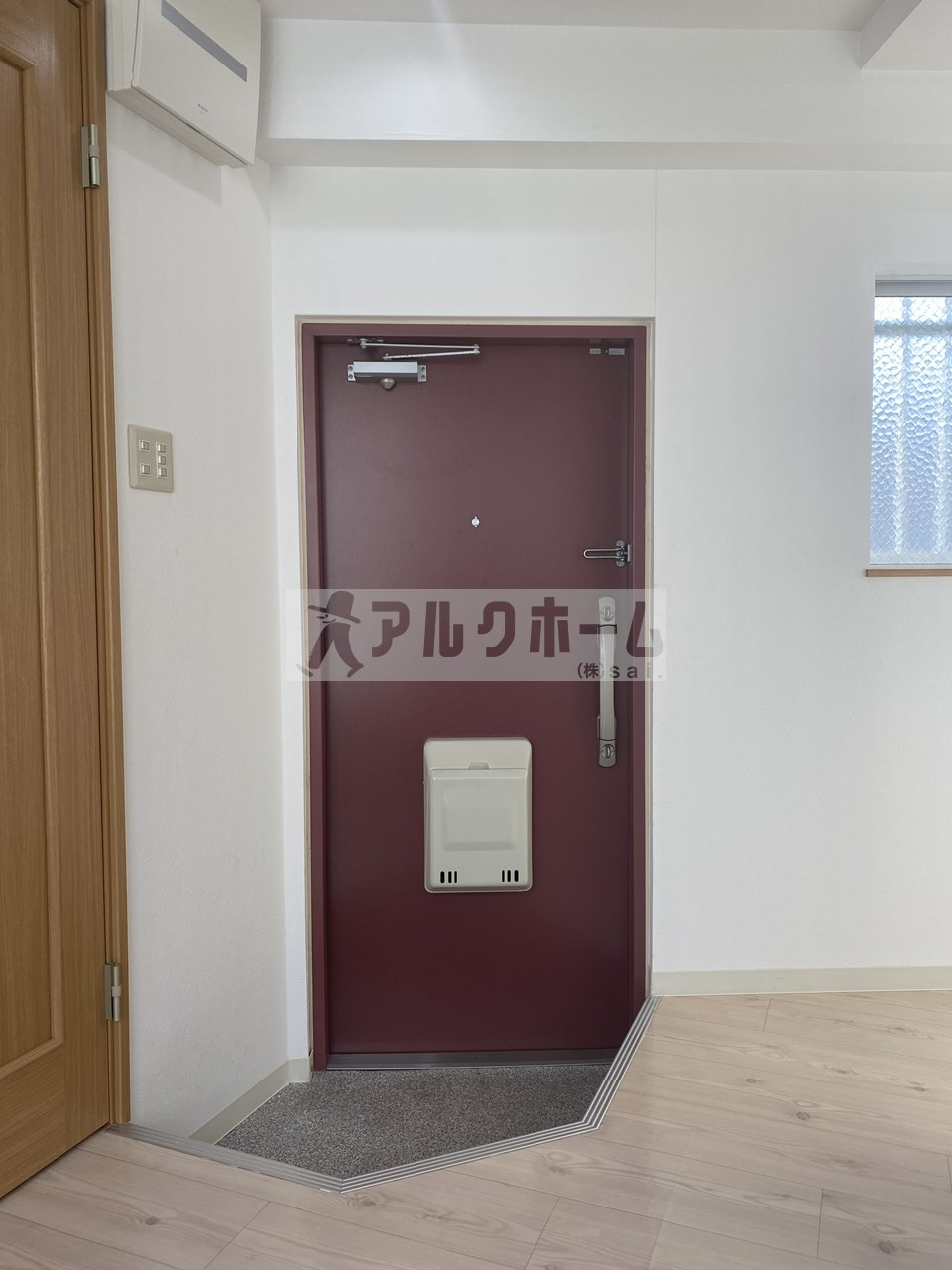 リズム柏原の玄関