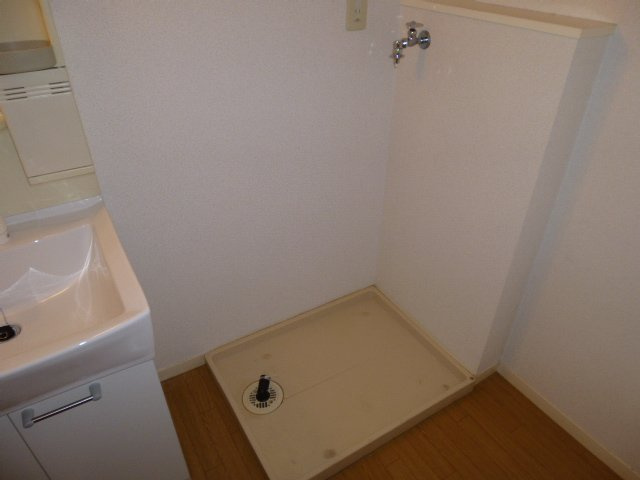 カーサ・ティエラⅢのその他|洗濯機置き場