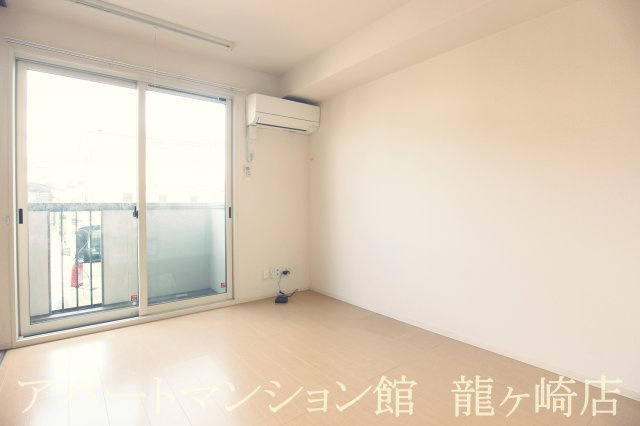 カトルセゾン藤ヶ丘の居間・リビング